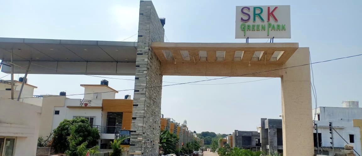 Entrance gate of SRK Green Park